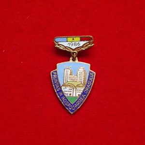 Insigna Fruntaș în gospodărirea orașului 1986
